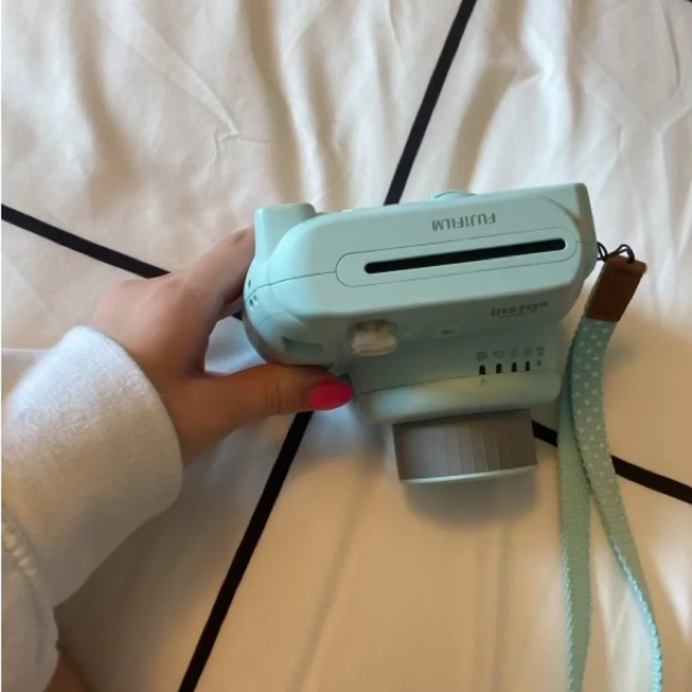 Fujifilm - Mini 9 Instant Film Camera